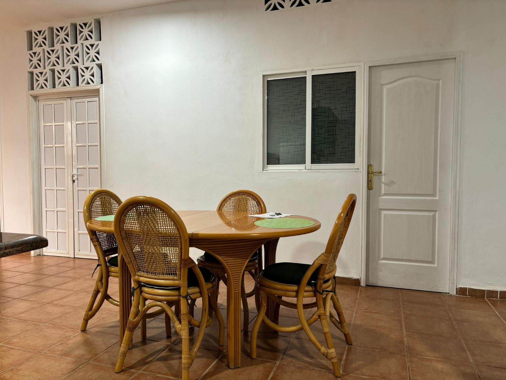 Habitación en un bajo Areas compartidas Abades  Exterior foto